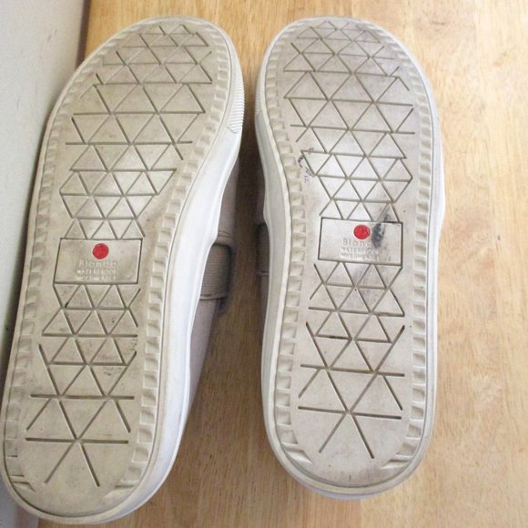 Blondo Waterproof Women's Riyan Slip On Casual Shoe Flat Tan Beige Suede Size 8 - Picture 7 of 11